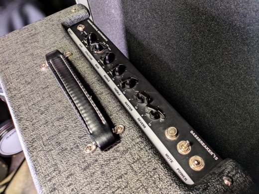 Fender - Bassbreaker 15W - Ltd Gunmetal 4